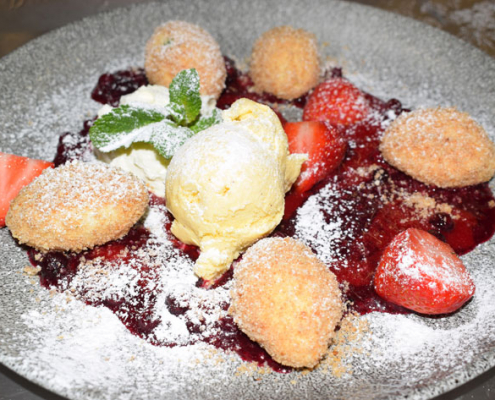 Montana Royal Alpin Club Champagner, Montana Royal Alpin Club. Gipfelstation Kohlmaisbahn Saalbach Salzburger Land