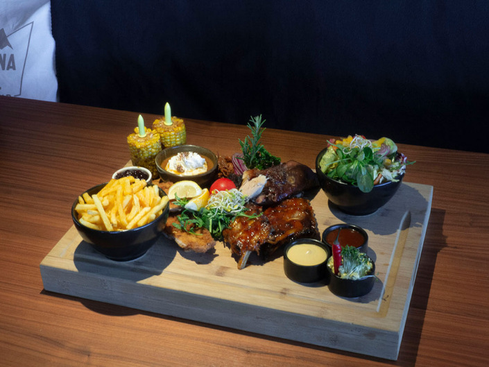 Montana Royal Food & Beverage. Apres Ski Club / Alpin Club Saalbach Hinterglemm