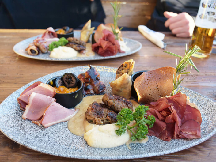 Montana Royal Food & Beverage. Apres Ski Club / Alpin Club Saalbach Hinterglemm